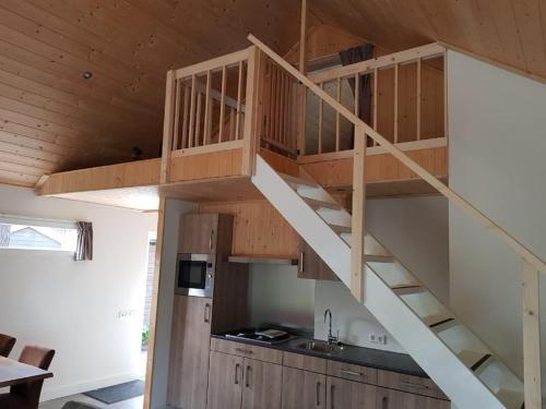 Atmospheric Lodge With Deck, Right On The Veluwe