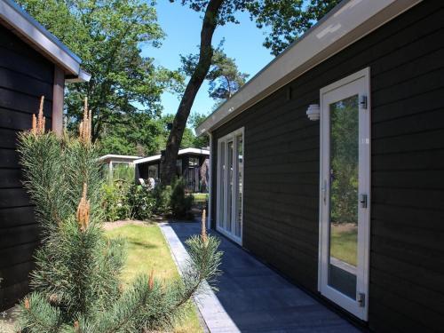 Luxurios Chalet With Decking, On The Veluwe