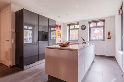 Villa Luxurious And Spacious House With All Facilities