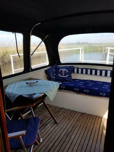 Boat Stoer - Niet Om Mee Te Varen - Lees Hostprofiel-read Host Profile