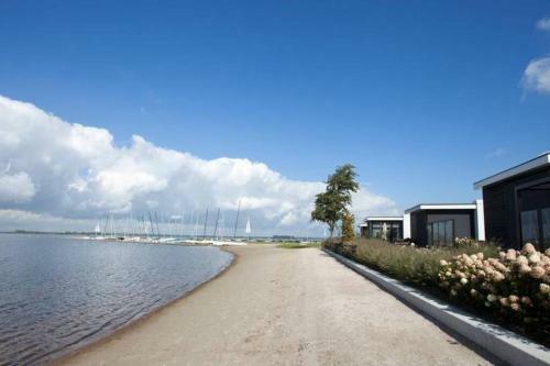 Cube Exclusiv Hulst 32 ~uitzicht Op Het Veluwemeer