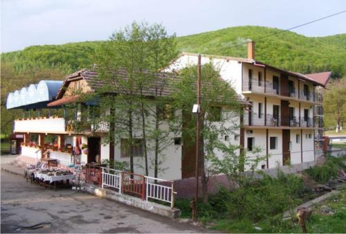 Albergue Pensiunea Mirela Pe?tera Ur?ilor