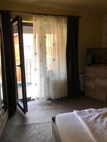 Albergue Pensiunea Mirela Pe?tera Ur?ilor