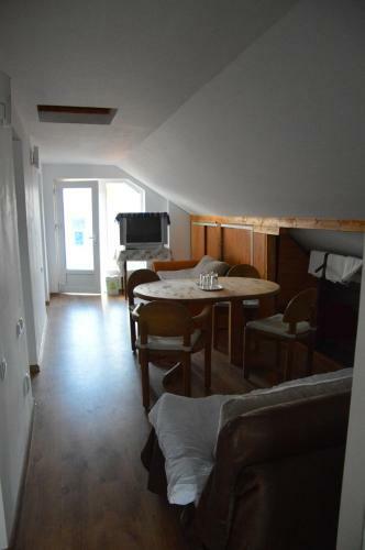 Hostal Baza Sportiva Adelina