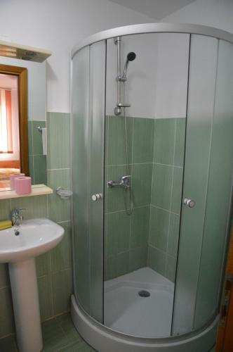 Hostal Baza Sportiva Adelina