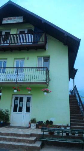 Hostal Baza Sportiva Adelina