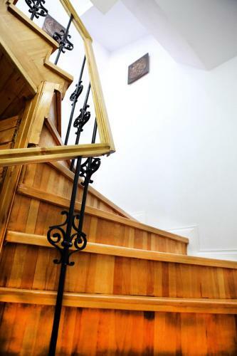 Hostal Aleea Teilor