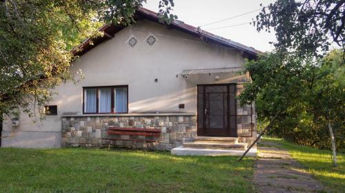 Casa Rurala Cu Padurice Si Livada