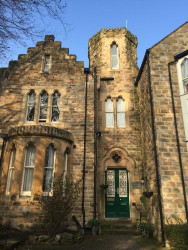 Hotel Farnley Tower
