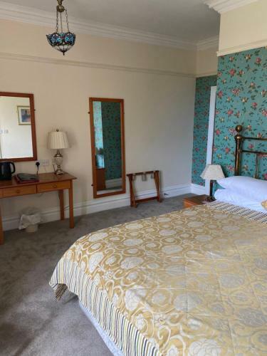 Hotel Farnley Tower