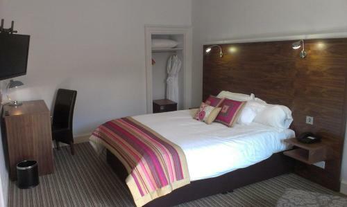 County Hotel