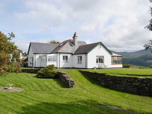 Cae-fadog Fach