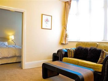 Hostal Gatwick Inn