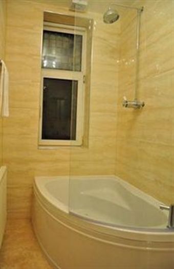 Hostal Gatwick Inn