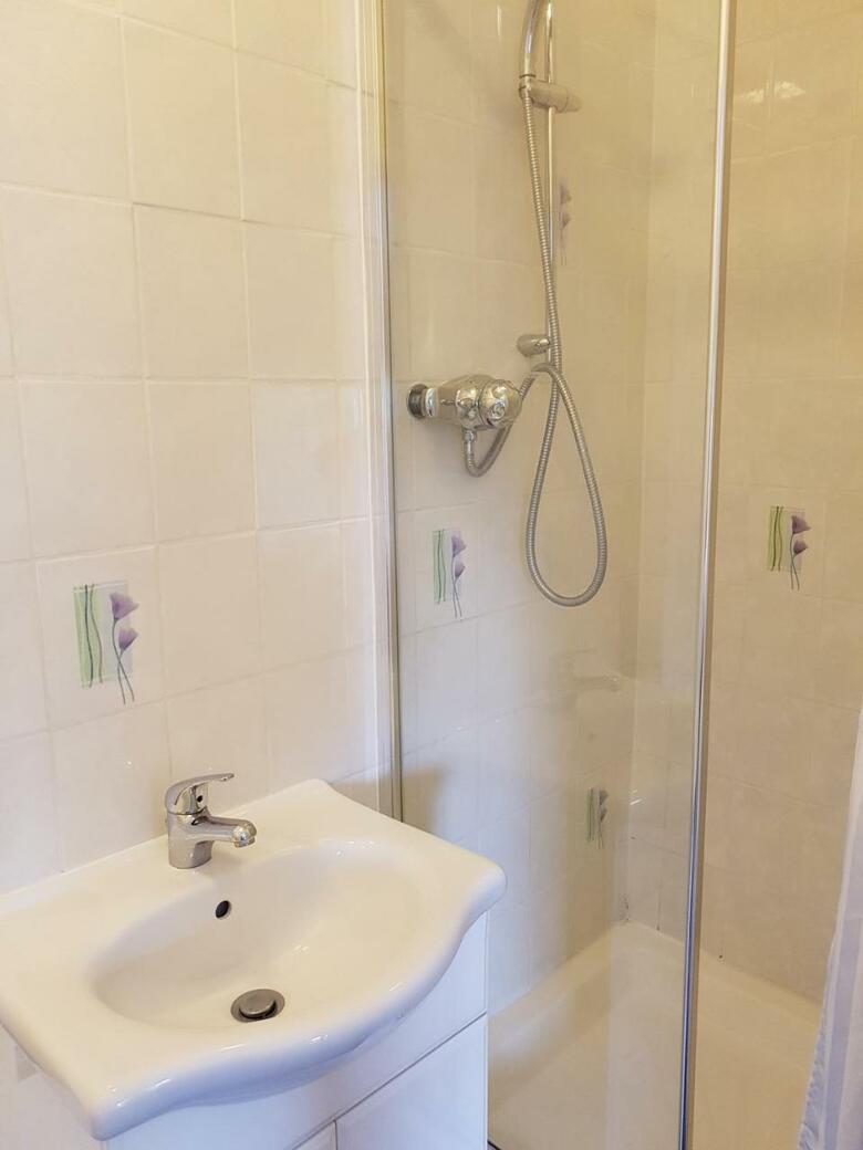 Hostal Castle House Guest House