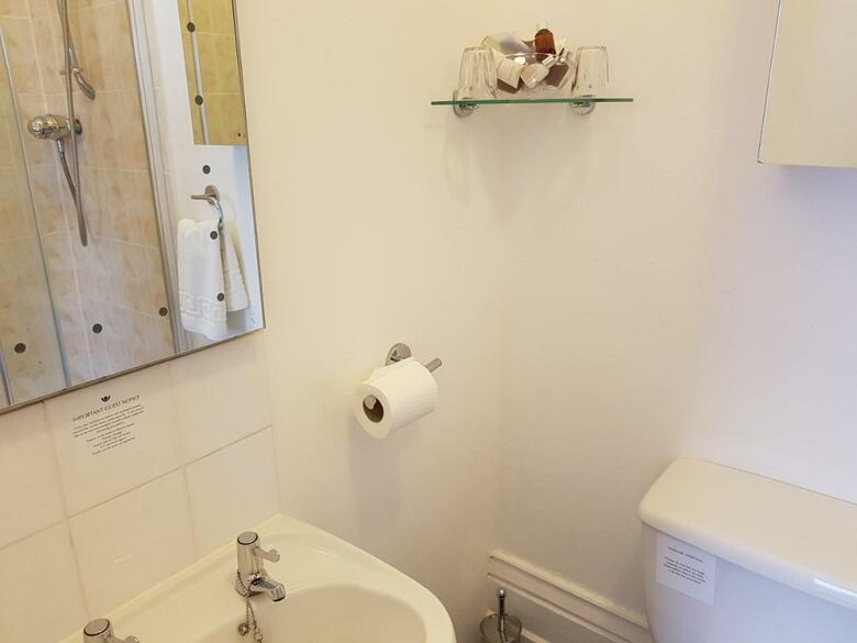 Hostal Castle House Guest House