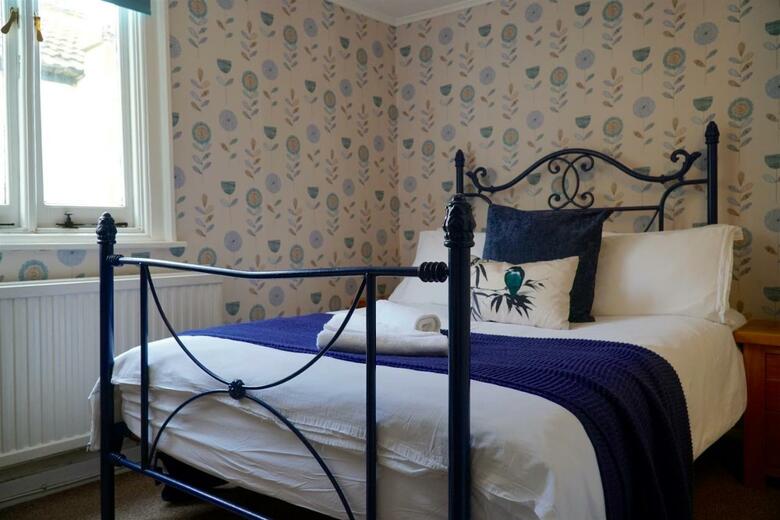 Hostal Castle House Guest House
