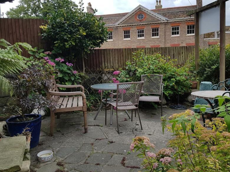 Hostal Castle House Guest House