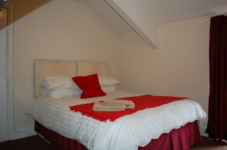 Bed & Breakfast Crystal House Hotel