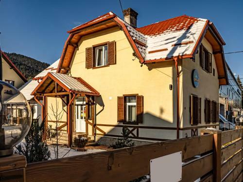 Bed & Breakfast Residence Rooms Bucovina