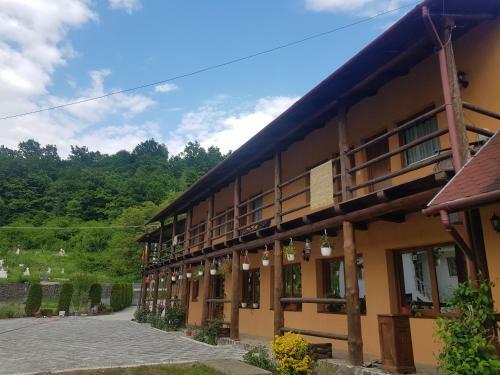 Hostal Popasul Din Cornesti