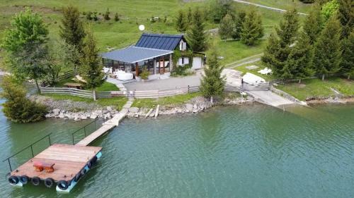 Traditional Casa Pescarului Langa Lac Cu Ponton
