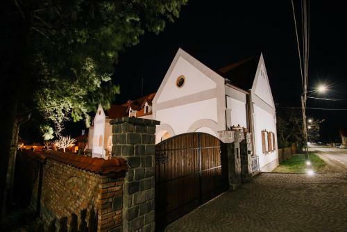 Hotel Molnos Kuria Pension