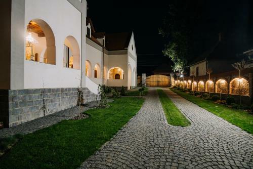 Hotel Molnos Kuria Pension
