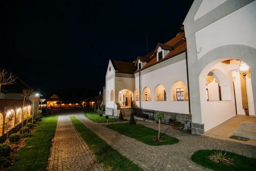 Hotel Molnos Kuria Pension