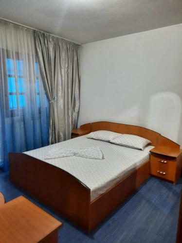 Apartament Spa?ios 3 Camere Curtea De Arge?