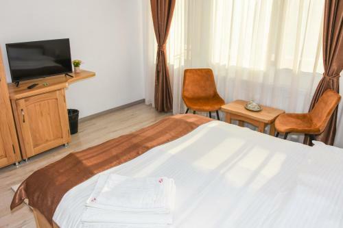Hostal Tomis House