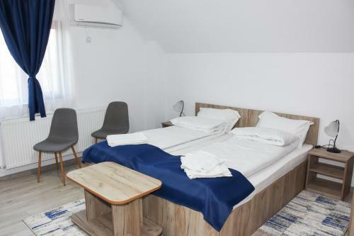 Hostal Tomis House