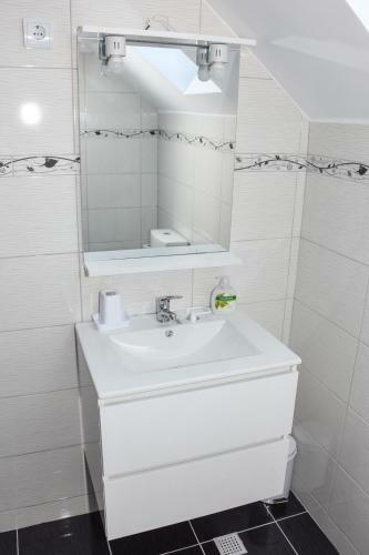 Hostal Tomis House
