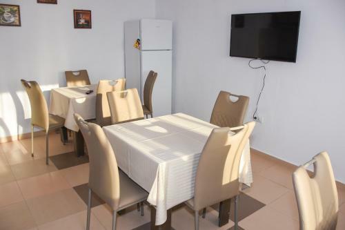 Hostal Tomis House