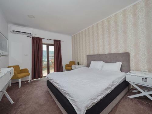Hostal Pensiunea Raya