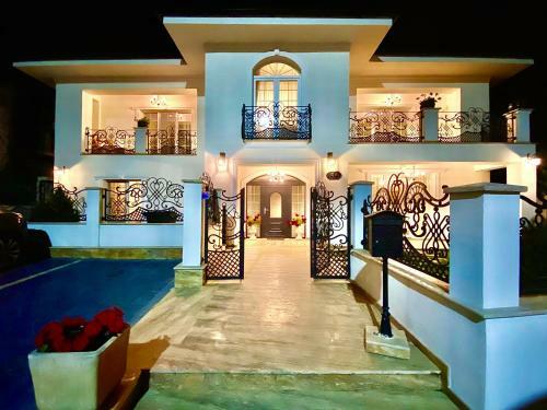 Sarada Boutique Luxury Apartment