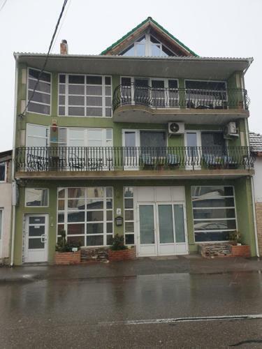 Albergue Sc Afitos Srl