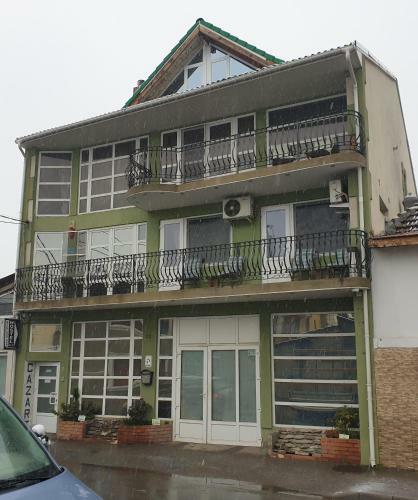 Albergue Sc Afitos Srl