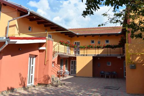 Hostal Casa Leucian