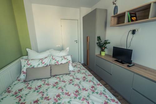 Luna Apartment
