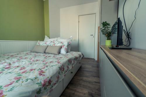 Luna Apartment