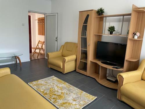 Mamaia Breeze Gray Apartment