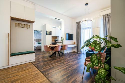 Lunaz Apartment