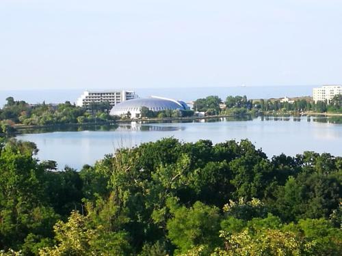 Apartament Cazino City -cu Priveli?te La Lac Si Mare