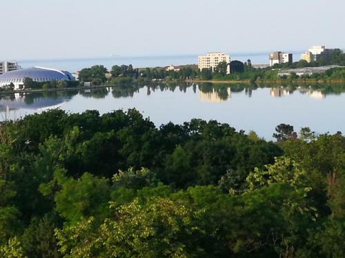 Apartament Cazino City -cu Priveli?te La Lac Si Mare