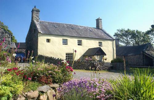 Hostal Llwyndu Farmhouse