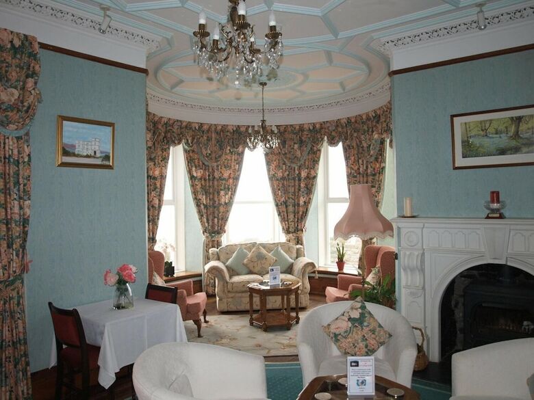 Hotel Tyr Graig Castle