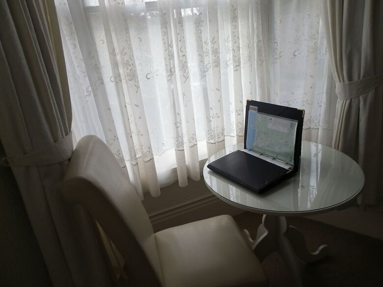 Hostal Maison Dieu Guest House