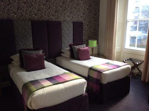 Hostal Five Pilmour Place