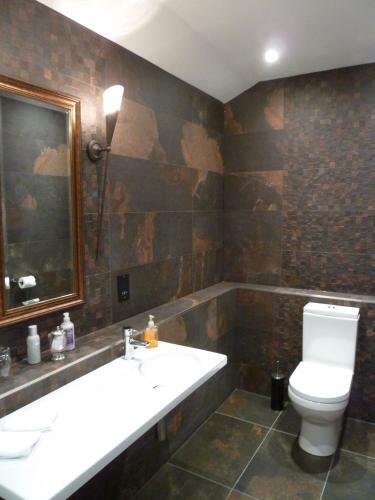 Hostal Five Pilmour Place
